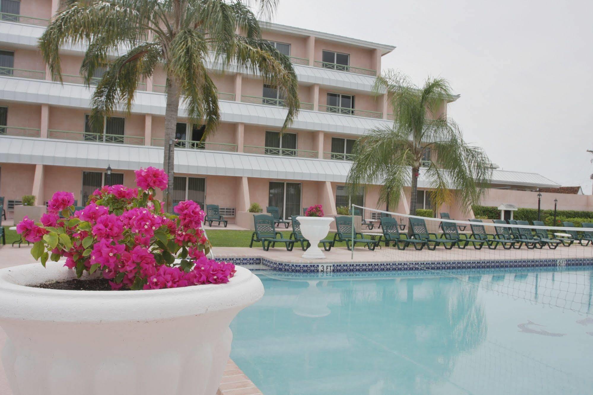 คาสตาเวย์ รีสอร์ต แอนด์ สวีท แกรนด์ บาฮามา ไอส์แลนด์ Hotel ฟรีพอร์ต ภายนอก รูปภาพ